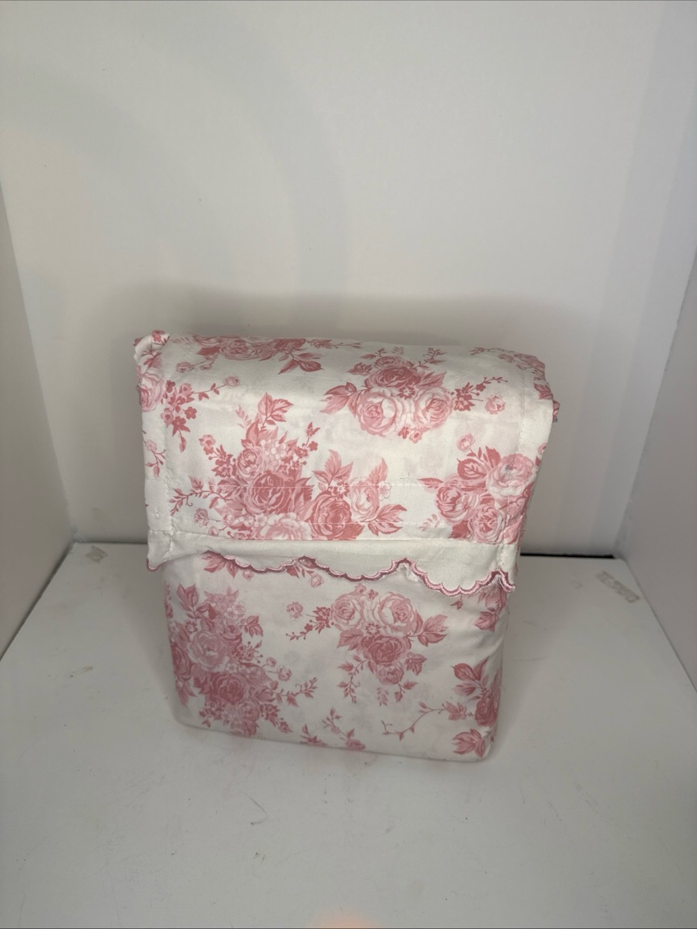 Classic Pink Floral Pillowcase Set - White and Pink